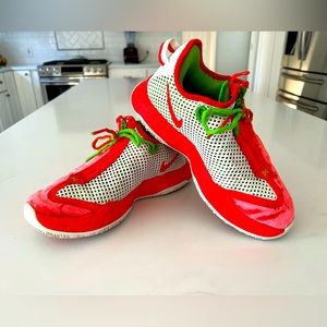 Nike, Christmas edition, big kid 6.5 red and green